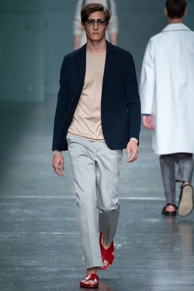 Look 8